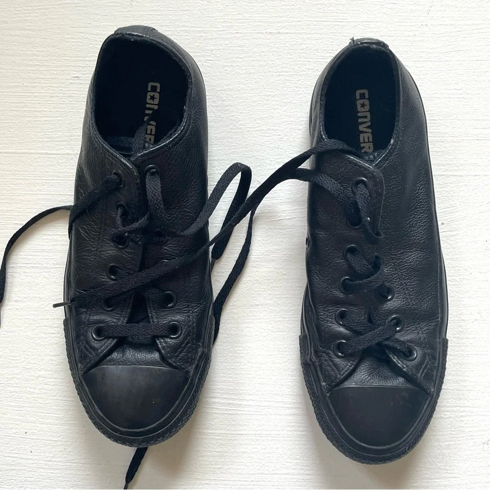 Converse 6.5 Chuck Taylor Allstar Leather Low Top Sneakers Black on black
